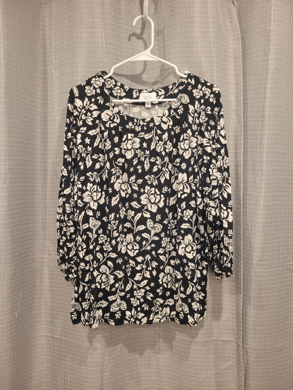 croft & barrow Black and White Floral Scoop-Neck Blouse